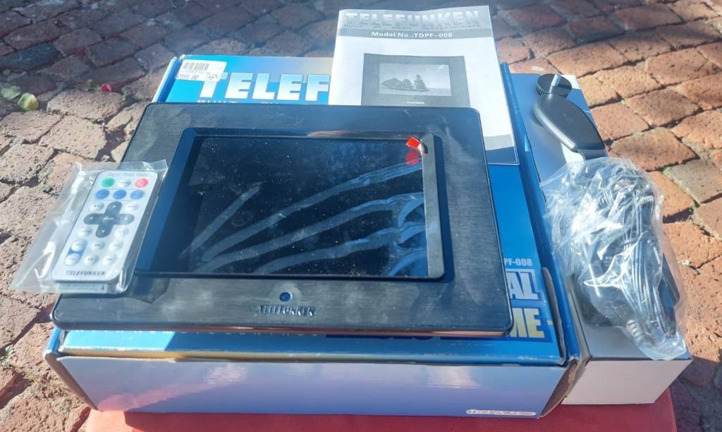 Digital Photo Frames Telefunken 20cm Digital Photo Frame As New in